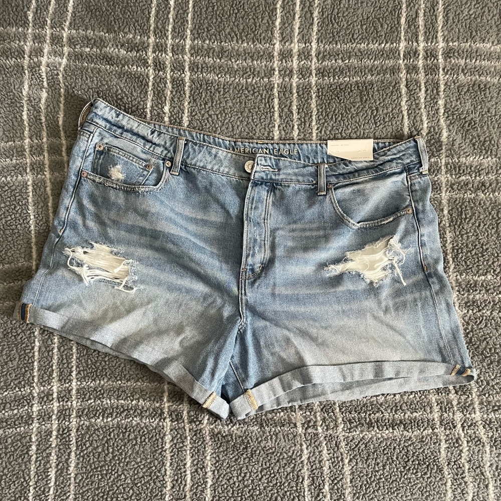American Eagle button fly Tomgirl Midi jean shorts 22